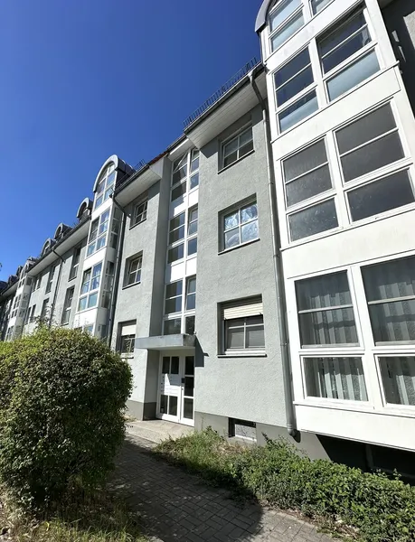 4-Zimmerwohnung * Balkon * Einbauküche * im grünen, ruhigen Marienfelde * Befrist. max 3 J. — photo 1
